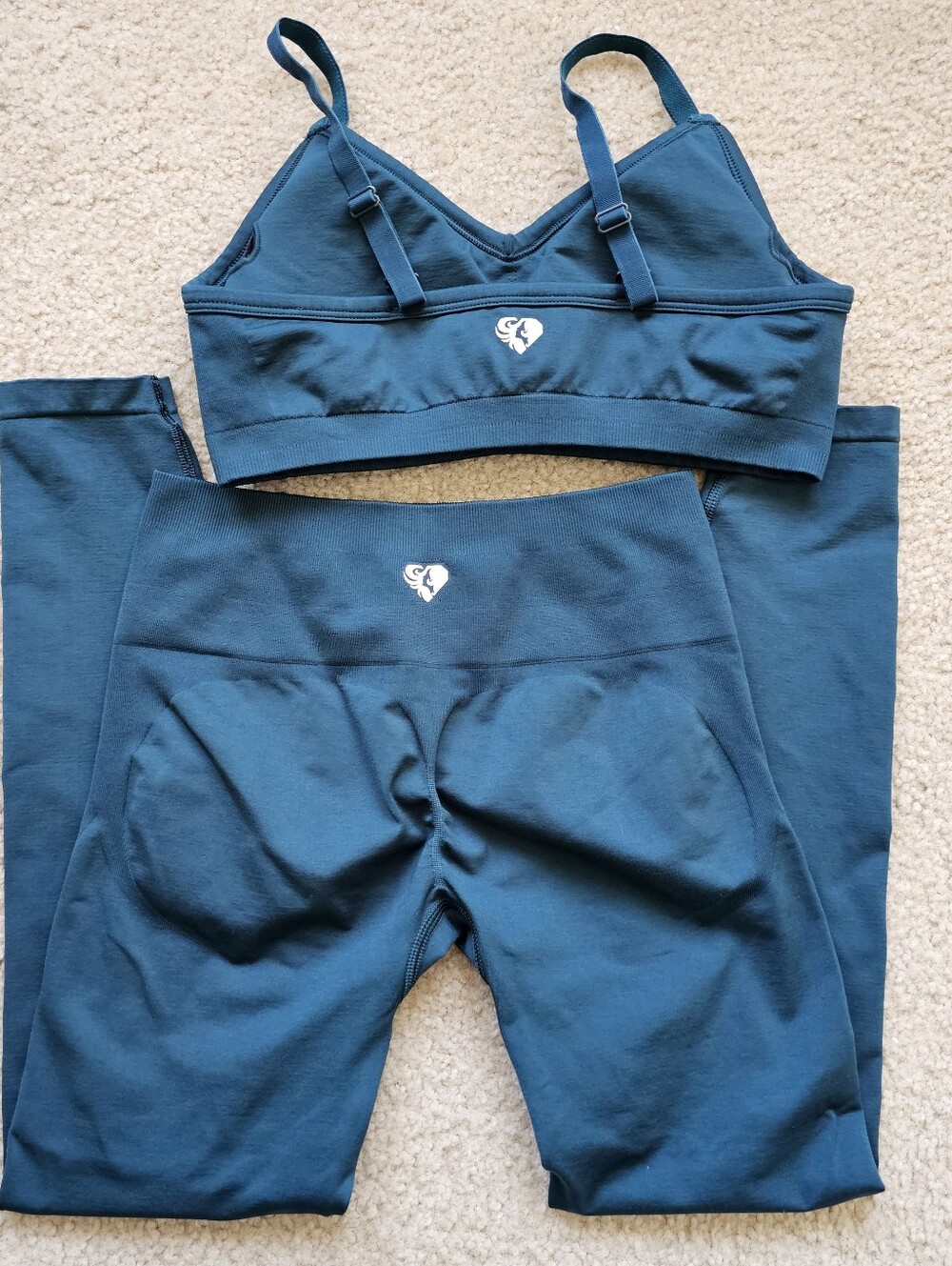 Women's Best define 2.0 scrunch butt leggings and sports bra set medium teal
